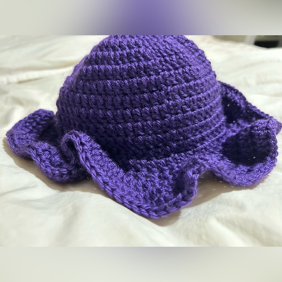 Rich Purple Handmade 🧶 Hat 🐝 - Picture 4 of 4